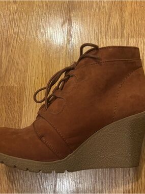 Women's Suede Lace-Up Wedge Ankle Boot - Brown